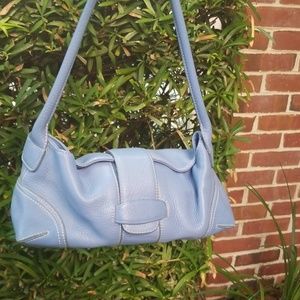 Blue pebbled leather Ann Taylor bag magnetic